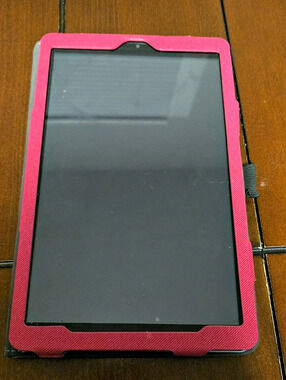 Acer Iconia Tablet with Pink Protective Case